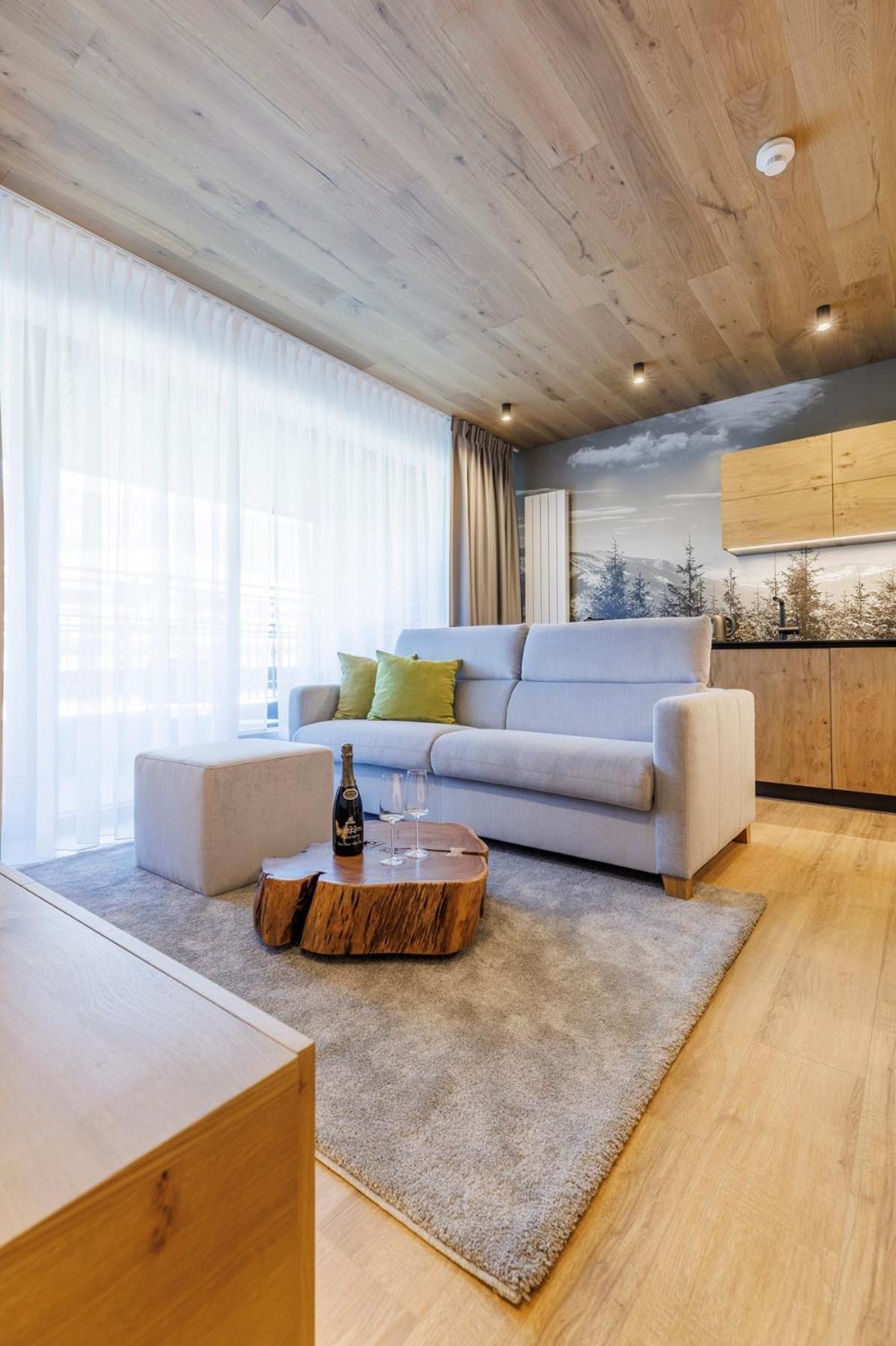 Vista Apartments Dolni Morava Bagian luar foto