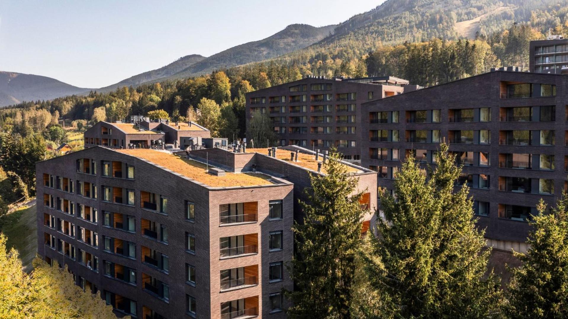 Vista Apartments Dolni Morava Bagian luar foto